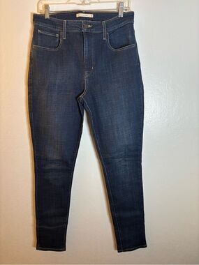 Levi’s high rise skinny jeans size 32
